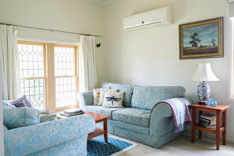 Miss Pym's Cottage - Holiday Find 41