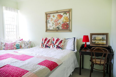 Miss Pym's Cottage - Holiday Find 23