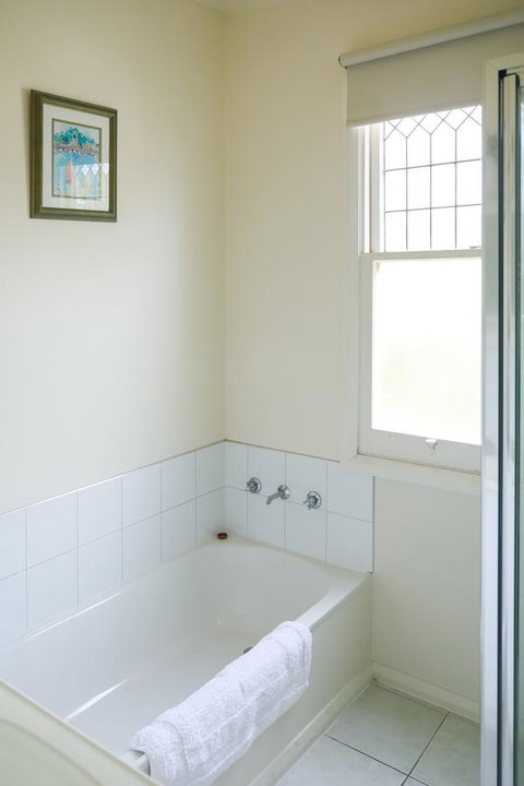 Miss Pym's Cottage - Holiday Find 10