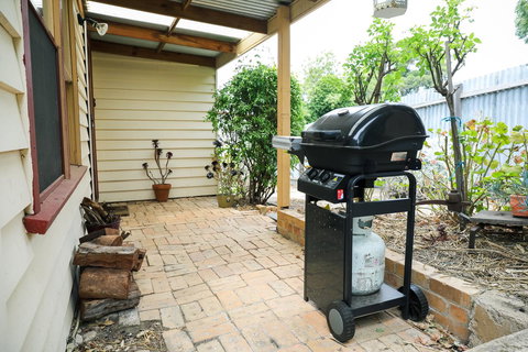 Miss Pym's Cottage - Holiday Find 3