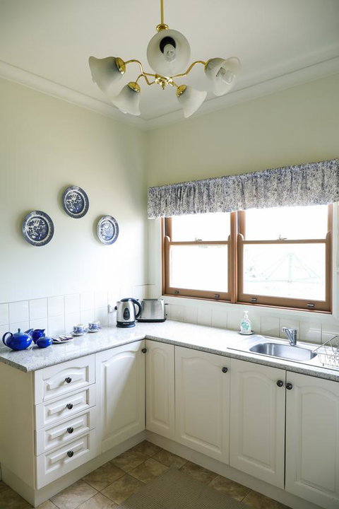 Miss Pym's Cottage - Holiday Find 27