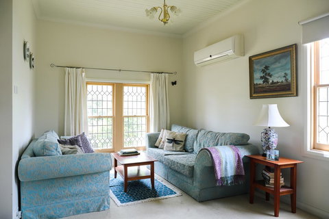 Miss Pym's Cottage - Holiday Find 43