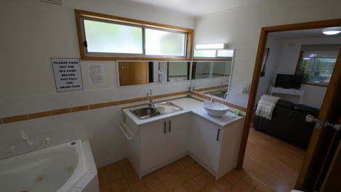 Adina Lodge Holiday Apartments - Holiday Find 25