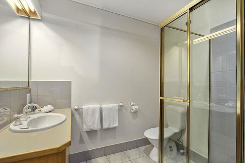 Knox International Hotel And Apartments - Holiday Find 17