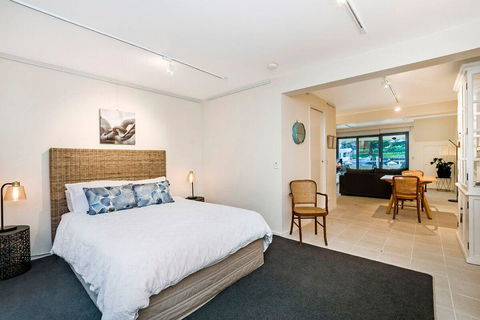 The Waterfront Apartment - Holiday Find 5