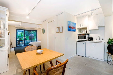 The Waterfront Apartment - Holiday Find 8