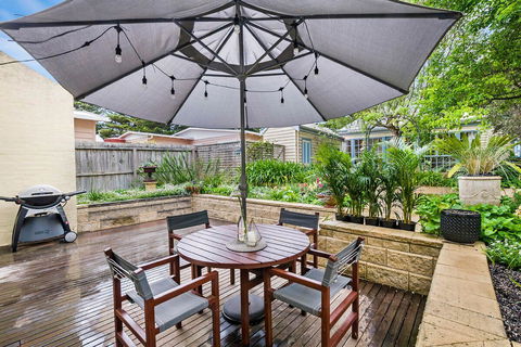 The Waterfront Apartment - Holiday Find 12
