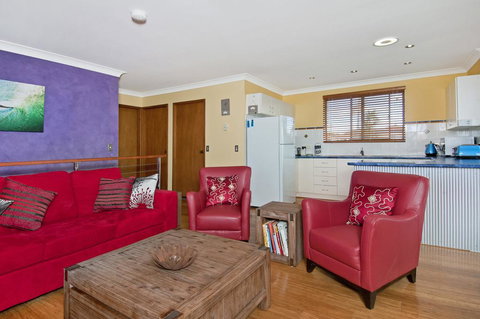 THE BOARDROOM ON BANKSIA - 11 Banksia Ave Bonny Hills - Holiday Find 0