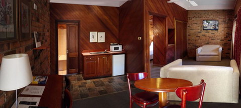 The Carrington Inn - Bungendore - Holiday Find 1