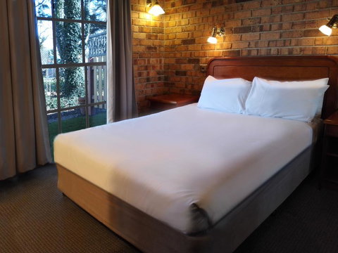 The Carrington Inn - Bungendore - Holiday Find 3