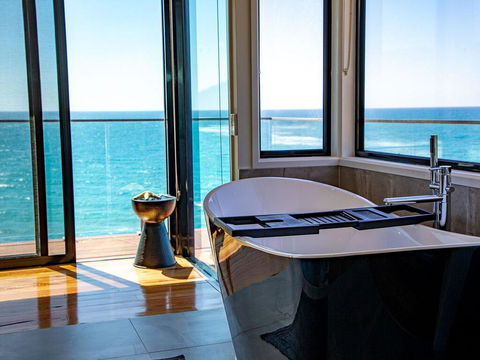 THE DECK HOUSE - A WYE RIVER ICON - Holiday Find 2