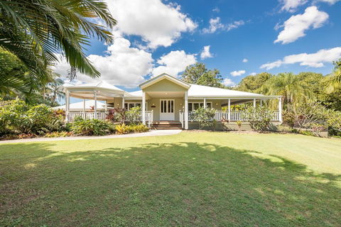 The Frangipani Farm - Holiday Find 1