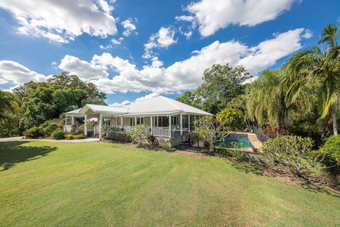 The Frangipani Farm - Holiday Find 0