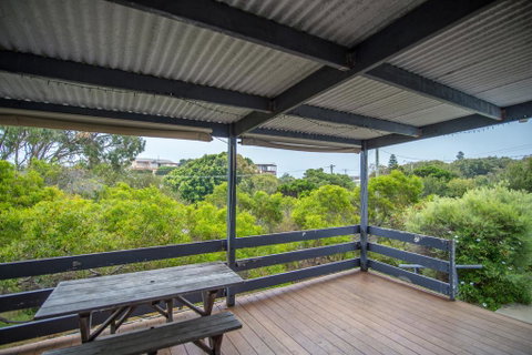 The Gee Beach House - Holiday Find 3