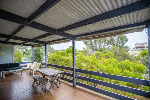 The Gee Beach House - Holiday Find 1