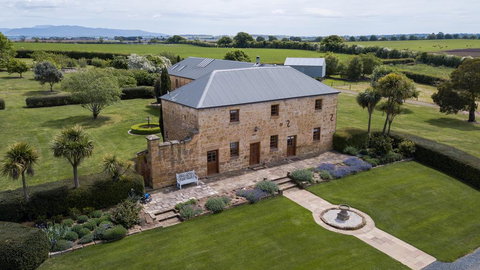 The Granary - Holiday Find 0