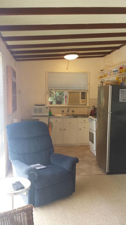 The Jetty Cabin Lakeside - Holiday Find 3