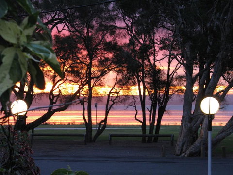 The Jetty Cabin Lakeside - Holiday Find 1