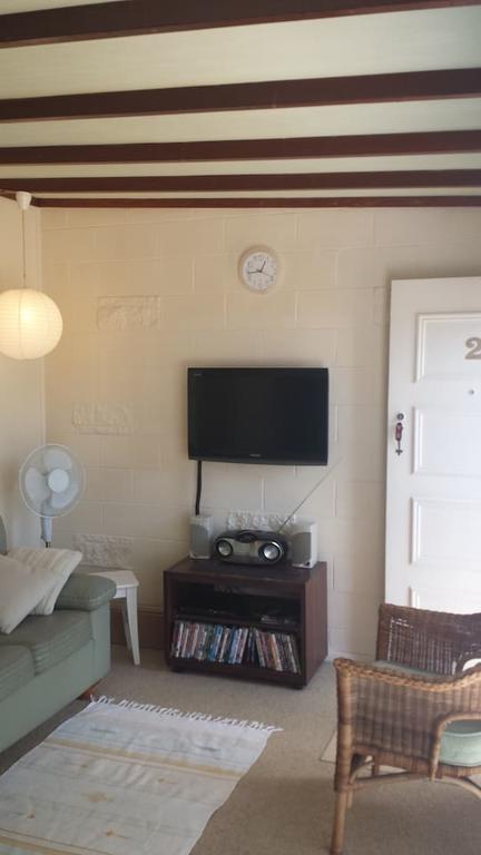 The Jetty Cabin Lakeside - Holiday Find 2