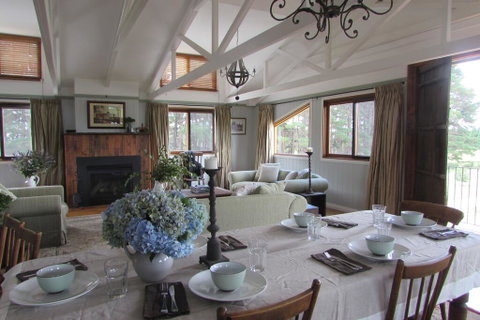 The Loch, An Idyllic Country Escape - Holiday Find 0