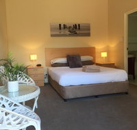 The Nosh  Nod - Howick Street - Holiday Find