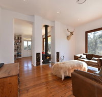 The Parson's Vineyard Retreat - get amongst the vineyards in a historic home - Holiday Find