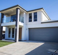 The Races Complex - Holiday Find