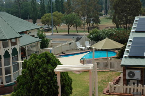 The Roseville Apartments - Holiday Find 1