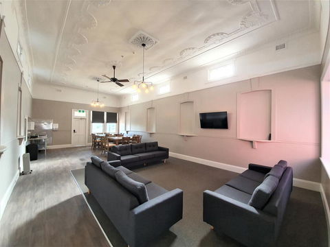 The Royal Hotel - Holiday Find 2