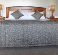 The Saltbush Motor Inn - Holiday Find