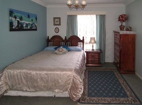 The Spanish Retreat And BnB - 24 Hrs - Holiday Find 1