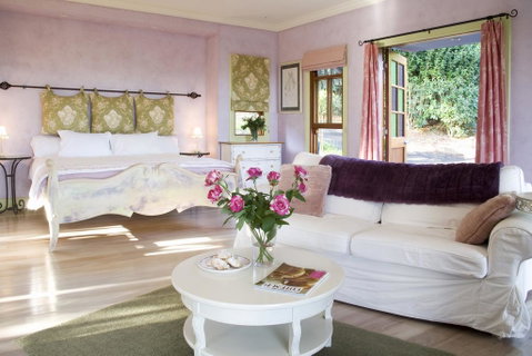 The Spotted Chook And Amelie's Petite Maison - Holiday Find 0
