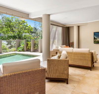 The Stanwell Beach Glass House - beach  pool - Holiday Find