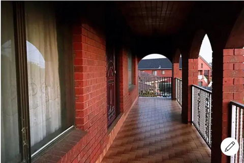 Thomastown Antique House Room 1 - Holiday Find 2