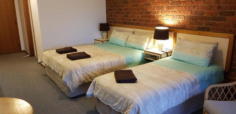 Tooleybuc Club Motor Inn - Holiday Find 1