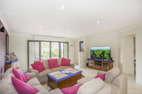 Torquay Drive 22 - Holiday Find 1