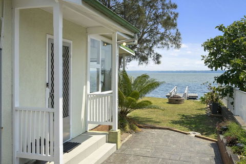Toukley Lakefront House,Toukley - Holiday Find 1