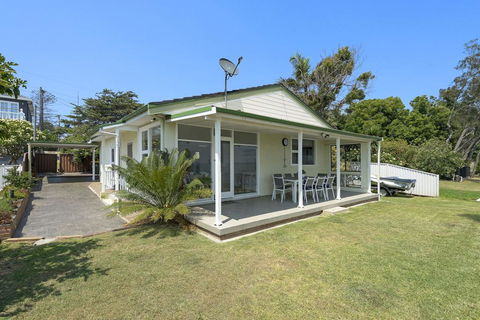Toukley Lakefront House,Toukley - Holiday Find 0