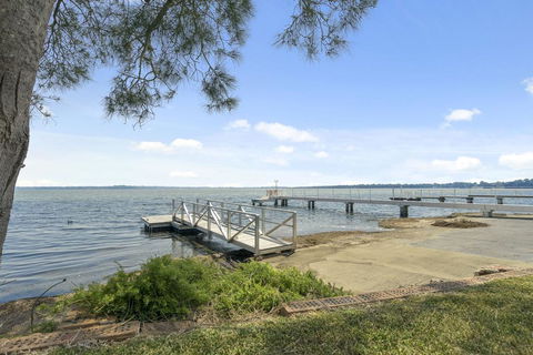 Toukley Lakefront House,Toukley - Holiday Find 2