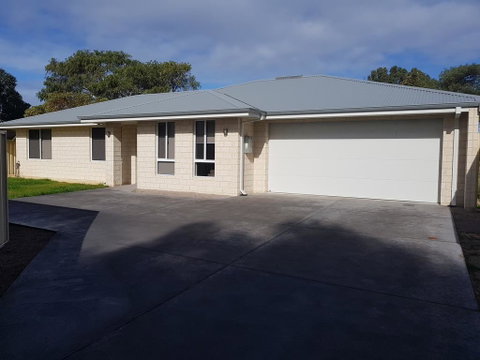 Towncrackers Guest House - Holiday Find 0
