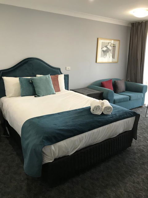 Town & Country Motor Inn - Holiday Find 0