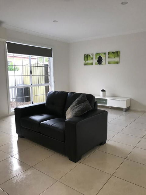 Townsville Wistaria Spacious Home - Holiday Find 3