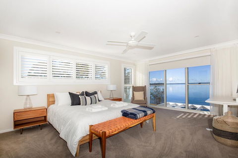 Tranquility Absolute Waterfront - Pet Friendly - 10 Mins To Hyams Beach - Holiday Find 3
