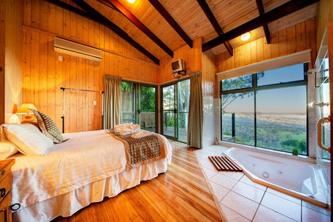 Treetops Seaview Montville - Holiday Find 3