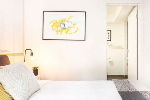 Trendy Loft Near Smith St. With Cosy Courtyard And Parking - Holiday Find 1