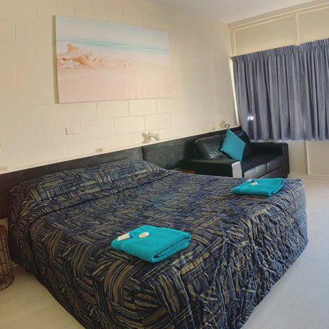 Tropical City Motor Inn - Holiday Find 3