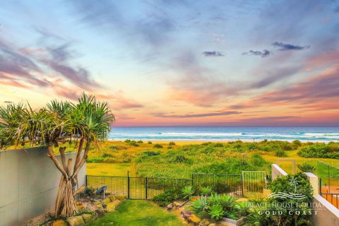 True Beachfront Beach House - Holiday Find 0
