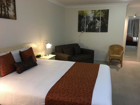 Tuckerbox Motor Inn - Holiday Find 0
