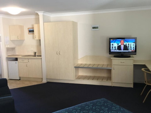 Tuckerbox Motor Inn - Holiday Find 2