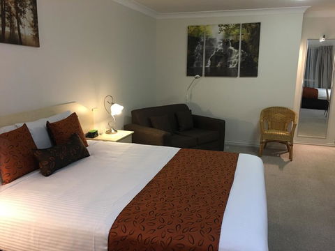 Tuckerbox Motor Inn - Holiday Find 0